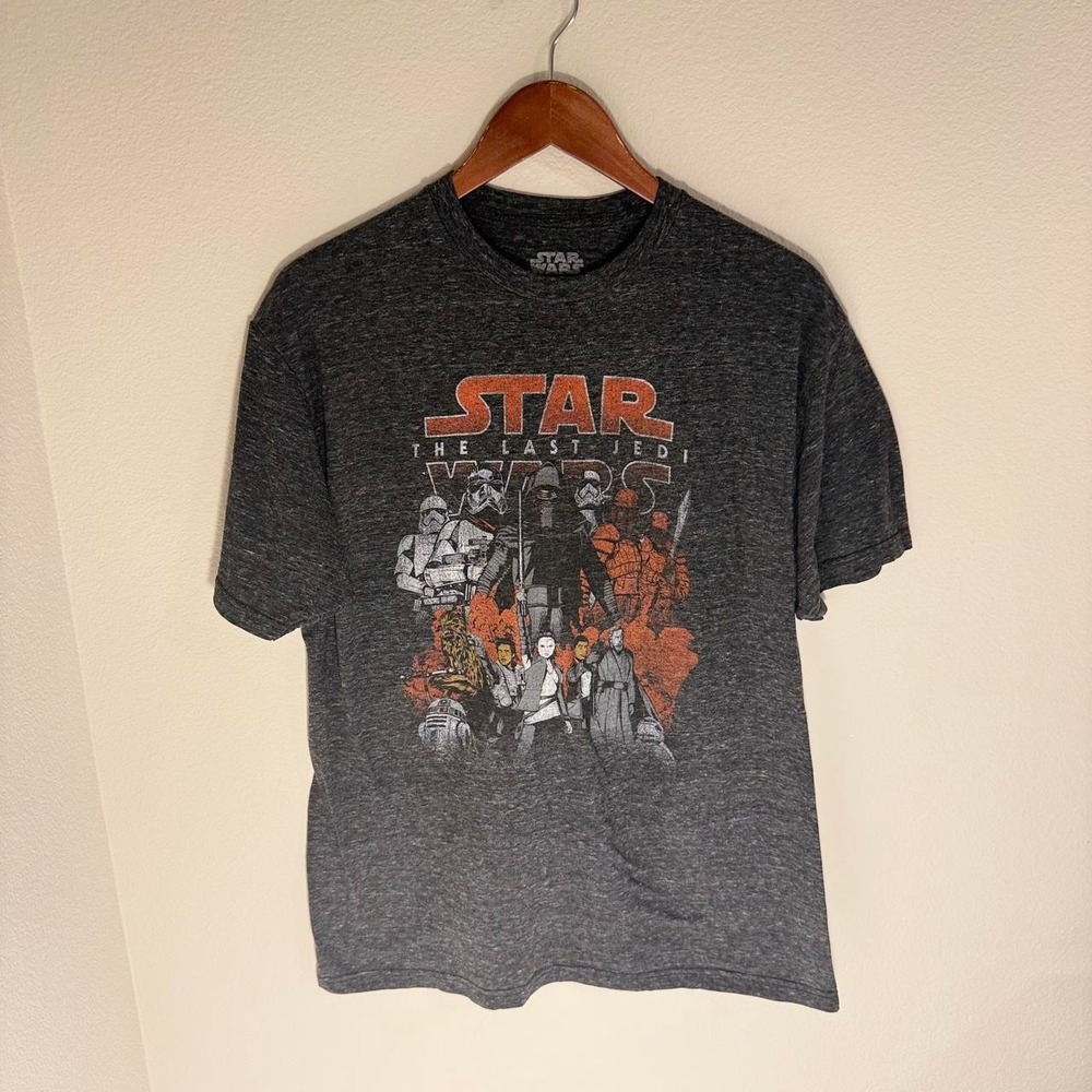 Star Wars The Last Jedi gray t-shirt w/ Kylo Ren